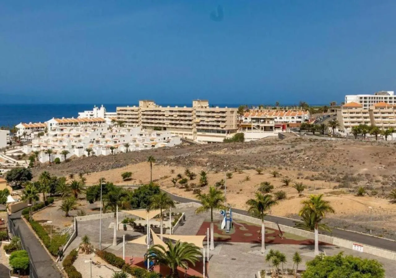 Panoramic Paradise: Stunning 3-Bedroom Retreat Callao Salvaje