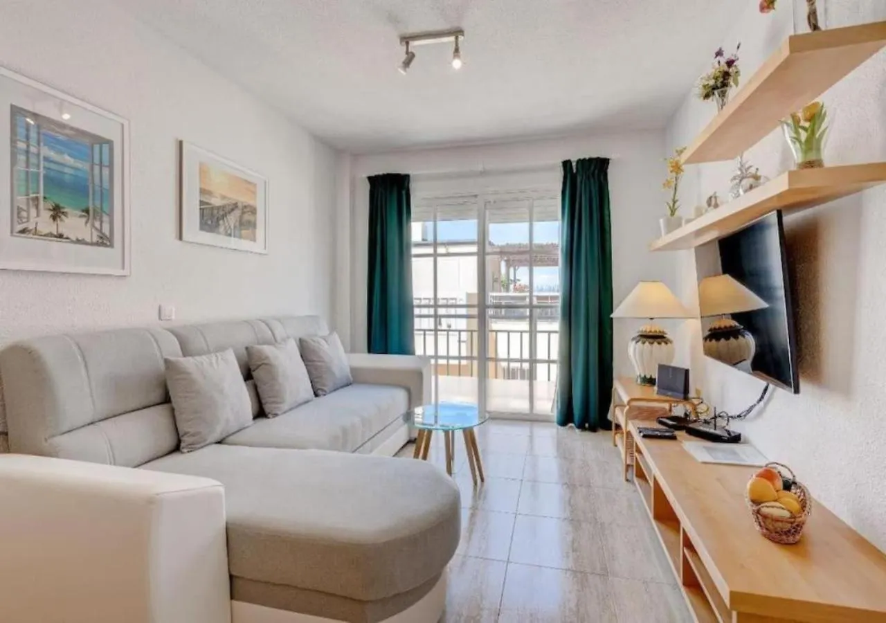 Panoramic Paradise: Stunning 3-Bedroom Retreat Callao Salvaje Apartment