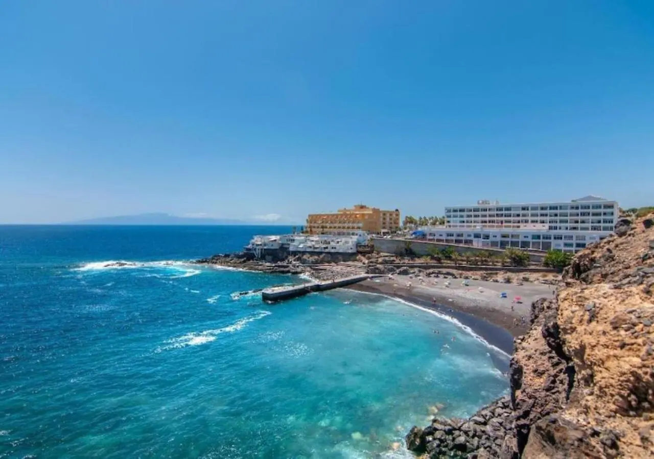 Panoramic Paradise: Stunning 3-Bedroom Retreat Callao Salvaje