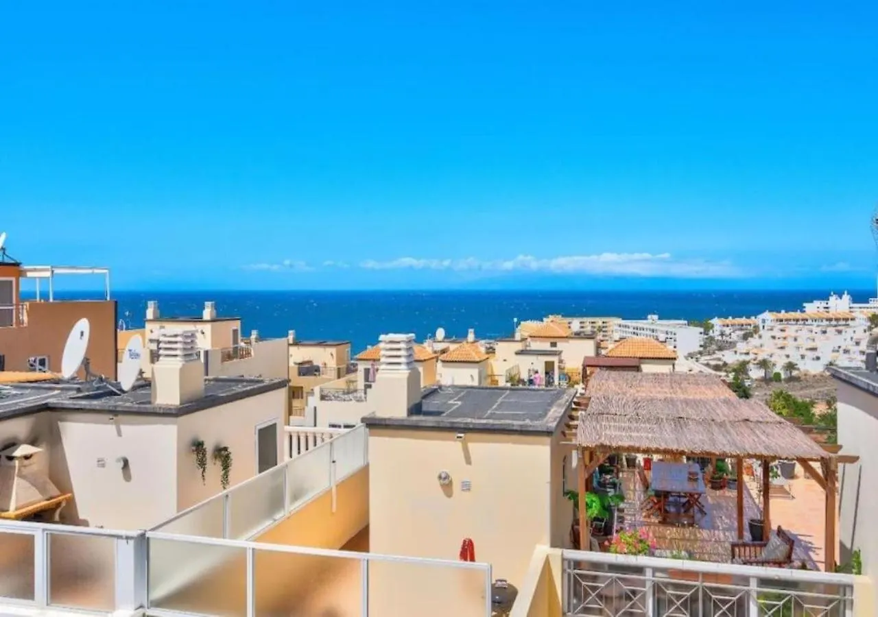 Panoramic Paradise: Stunning 3-Bedroom Retreat Callao Salvaje Spain