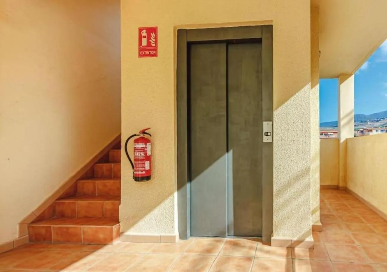 Panoramic Paradise: Stunning 3-Bedroom Retreat Callao Salvaje 0*,  Spain